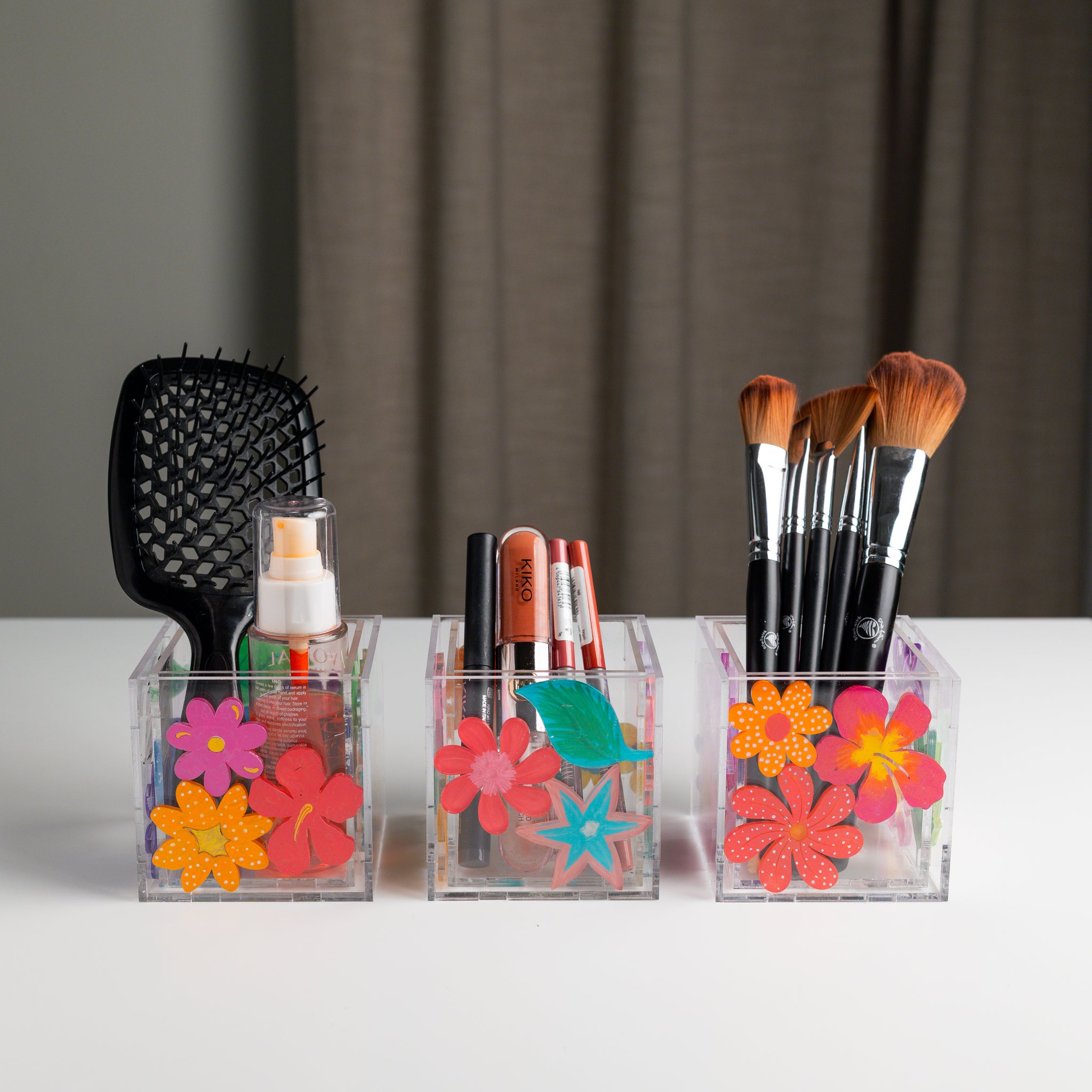 نشاط تلوين - ٣ علب